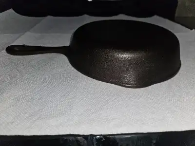 Wagner Ware Cast Iron Pan - Stylized Logo 5, View more
