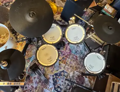 Roland TD-9 Electric Drum Kit **CRASH AND RIDE SOLD**, View more