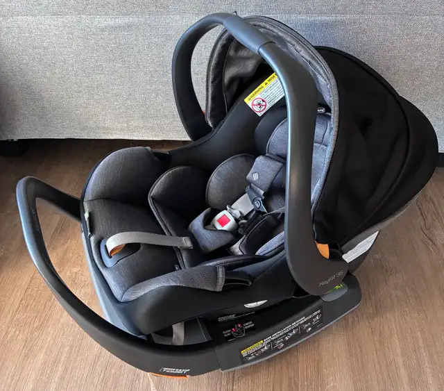 Chicco KeyFit 35 ClearTex Rear-Facing Infant Car Seat + Base in Strollers, Carriers & Car Seats in Kitchener / Waterloo - Image 6