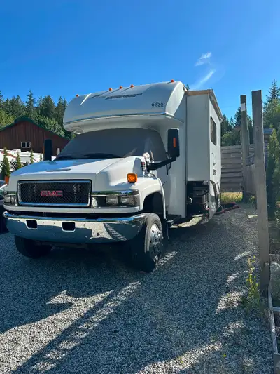 Anyone that knows the Bigfoot RVs will appreciate this model. This domestic manufacturer has used th...