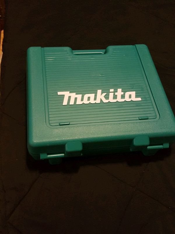 Makita 18v Drill & Impact Kit in Power Tools in Oshawa / Durham Region - Image 4