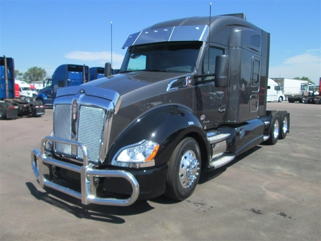 Contact For Truck/Trailer F.I.N.A.N.C.I.N.G. in Heavy Trucks in Edmonton