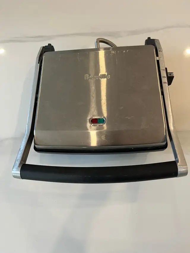 Breville Panini Press in Toasters & Toaster Ovens in Markham / York Region - Image 2