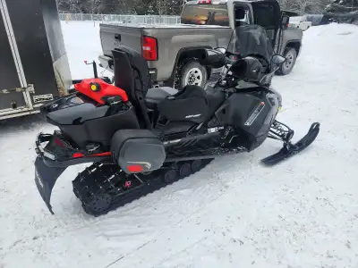 Motoneige Ski-doo Grand Touring 2020 moteur 600R e-tec, 4500km, muni de rouler-ski, ice-scratcher, s...