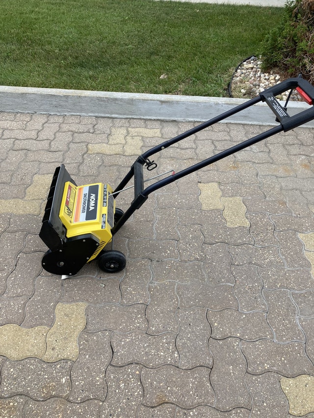 Noma Snowthrower / electric Shovel / snow blower Snowblowers