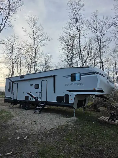 I'm selling my 2019 Wolf Pack 295pack13, a versatile toy hauler perfect for adventurers! While it's...
