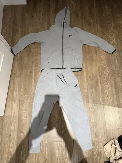 Nike tech fleece large, View more