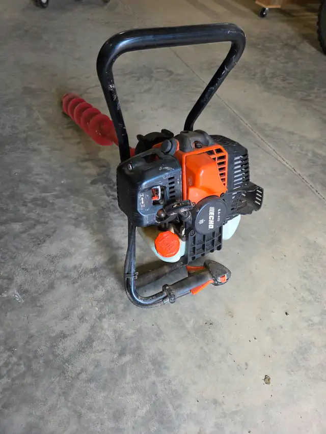 Auger - Echo EA-410 in Farming Equipment in Kitimat - Image 3