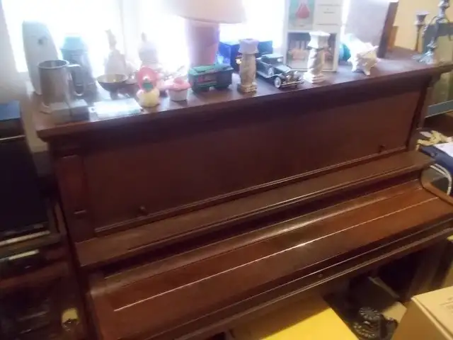KAIRN UPRIGHT HOME PIANO in Pianos & Keyboards in City of Montréal - Image 2