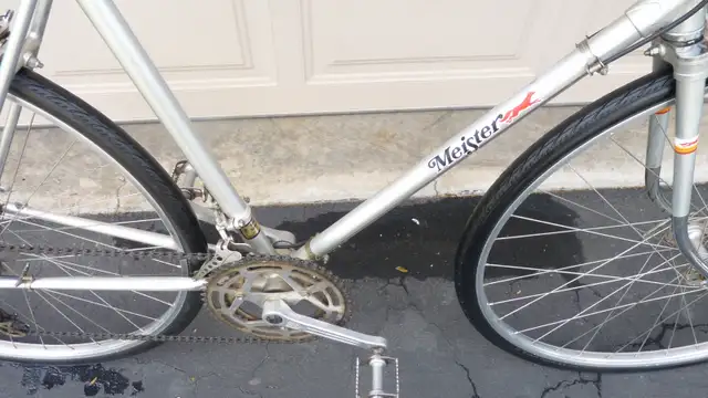 Men Road Bicycle in Road in Hamilton - Image 6