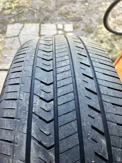 265 60 R 20” All season tires Good for another year or two See pics for more info