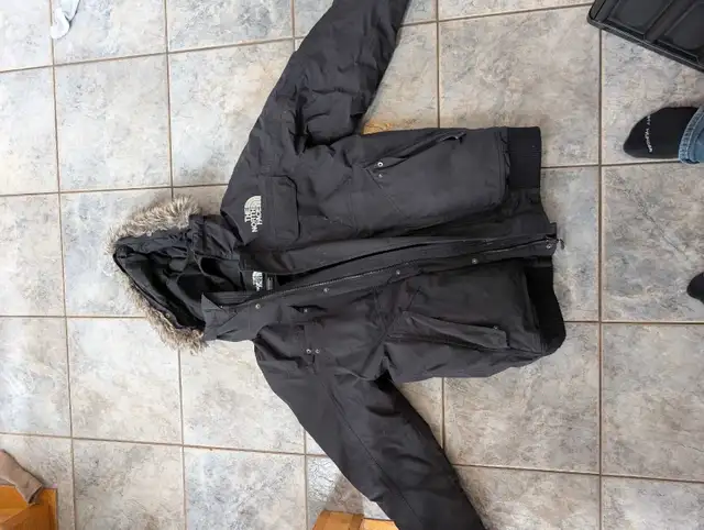 North Face Parka Men's Medium in Men's in Laval / North Shore - Image 3