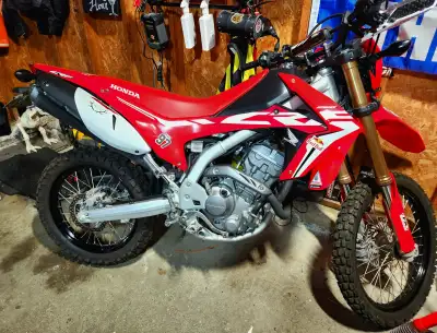 2020 CRF 250 L , street legal enduro 1 OWNER Showroom condition,used a hand full of time's per summe...