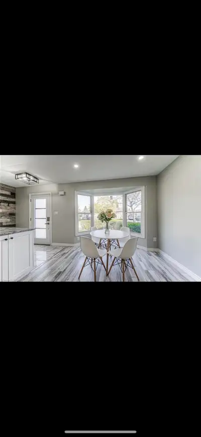 Beautiful, spacious, newly renovated and furnished 3 bedrooms 1 washroom available in a house on Nor...