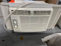 Window-mounted  air conditioner