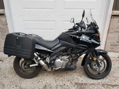 05 DL1000 V STROM. APPROX 90,000 KMS.last year, new clutch,clutch basket and battery. Grip warmers....