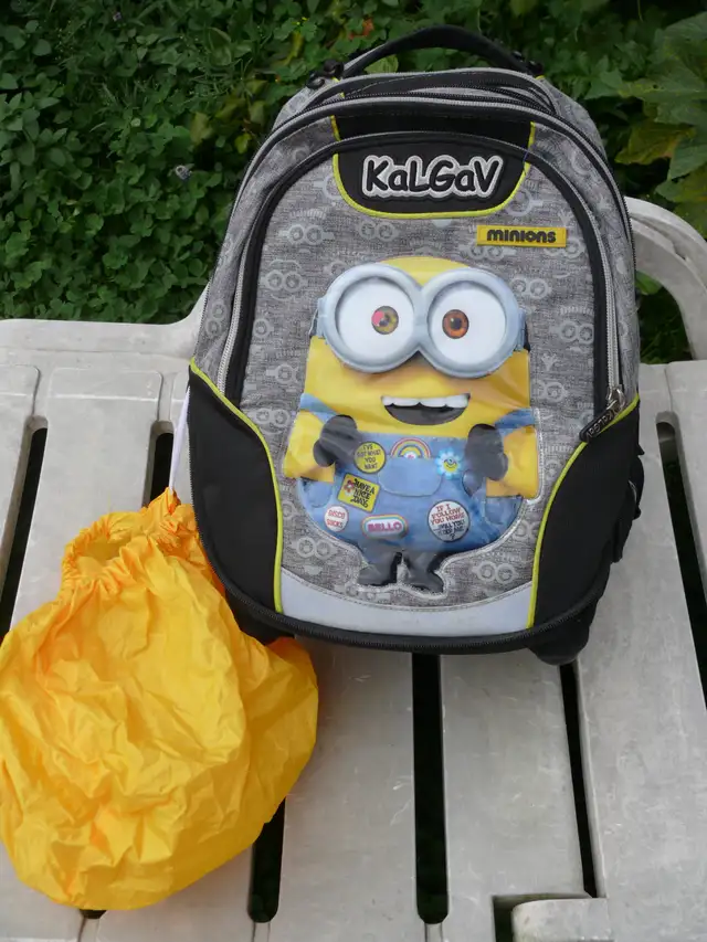 Elementary school orthopedic backpack in Bags & Luggage in Markham / York Region - Image 3