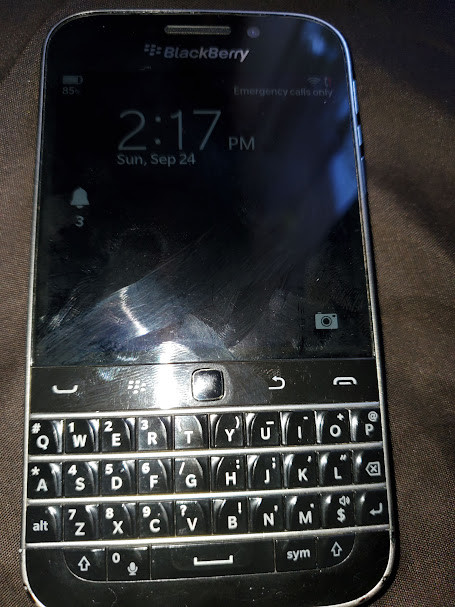 BlackBerry Classic Q20  4G LTE - SQC100-4 - Keyboard in Cell Phones in Edmonton