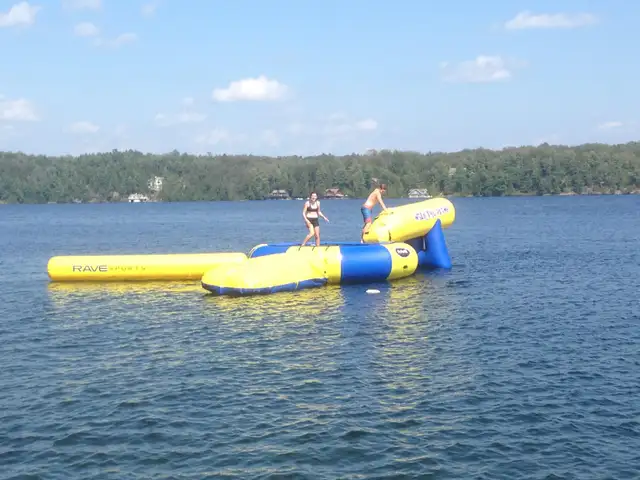 RAVE WATER TRAMPOLINE & ATTACHMENTS62863277557507123