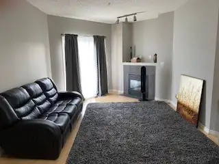 $890 /Month with damage deposit $890 1 en-suite bedroom in downtown Edmonton Condo, Utilities includ...
