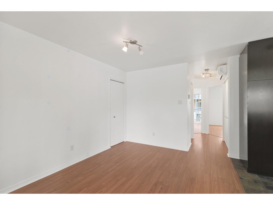 Grand condo 4 1/2 à louer à Brossard 3