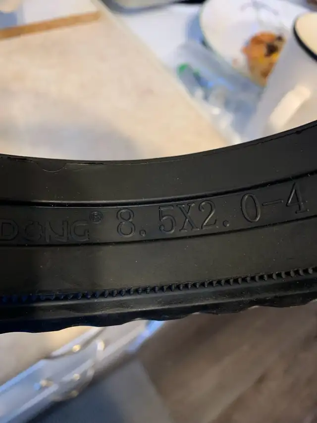 scooter airless tires 8 inch  in eBike in London - Image 2