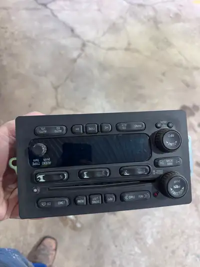 Good working radio. Removed it to update to a touch screen Bumper was removed in fall 2008. Always w...