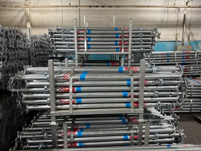 Adjustable shoring jacks for sale in Ladders & Scaffolding in Oakville / Halton Region - Image 3