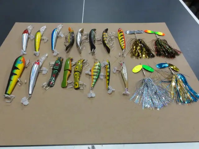 Musky + Pike Fishing Tackle Lot-20 Pieces-13 Never Used