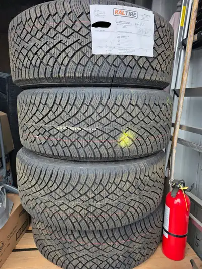 4 brand new winter tires on rims 255/50R20 purchased July 2025 for a 2024 Nissan pathfinder. No long...