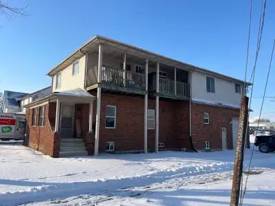 Investment property for sale, 2- 2 bed 1 bath units on upper level 1-3 bed 1 bath unit on main floor...