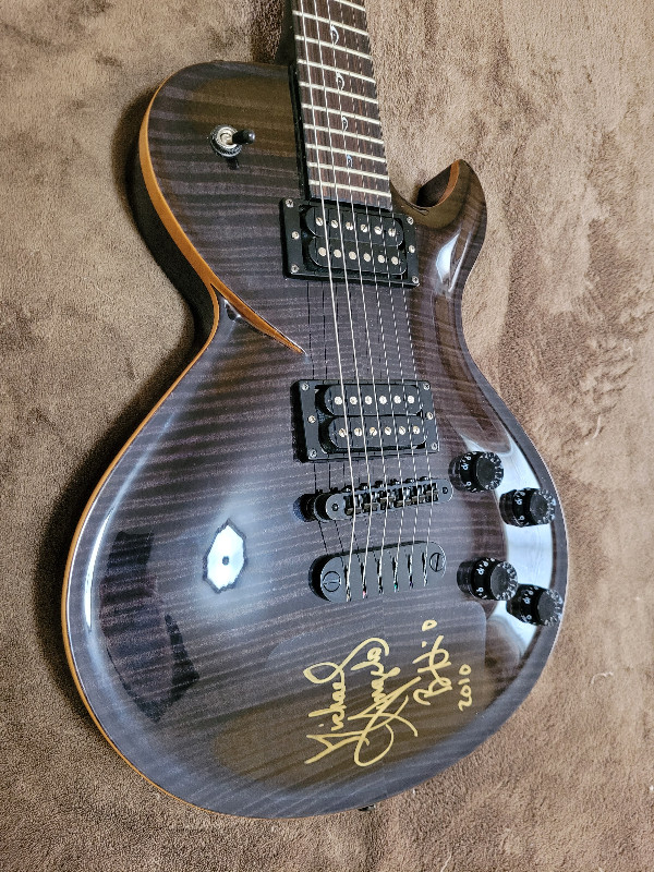 Dean Soltero Played and Signed by Michael Angelo Batio in Guitars in Sarnia - Image 2