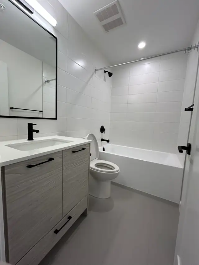 Spacious 952 Sq Ft 2 Bed + 2 Bath Corner Condo | Long Term Rentals ...
