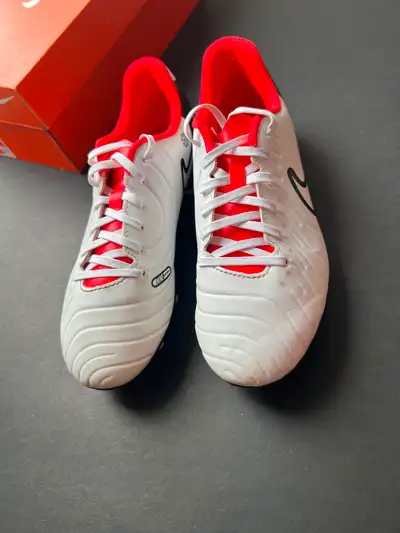 Nike Tiempo Jr Legend 10 Club size 5Y used like new with box, View more