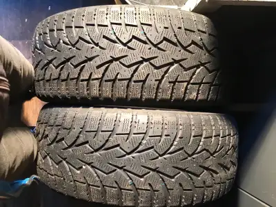 215/55R16 98T -pair new - pick up Breslau -cash only