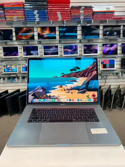 Apple MacBook Pro 15 Inch (2018) Comme neuf