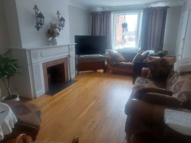 Large 2 bedroom with sunroom  in Long Term Rentals in Pembroke - Image 2