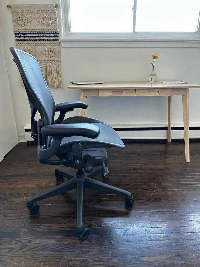 Herman Miller - Ergonomic Office Chair in Chairs & Recliners in Mississauga / Peel Region - Image 3