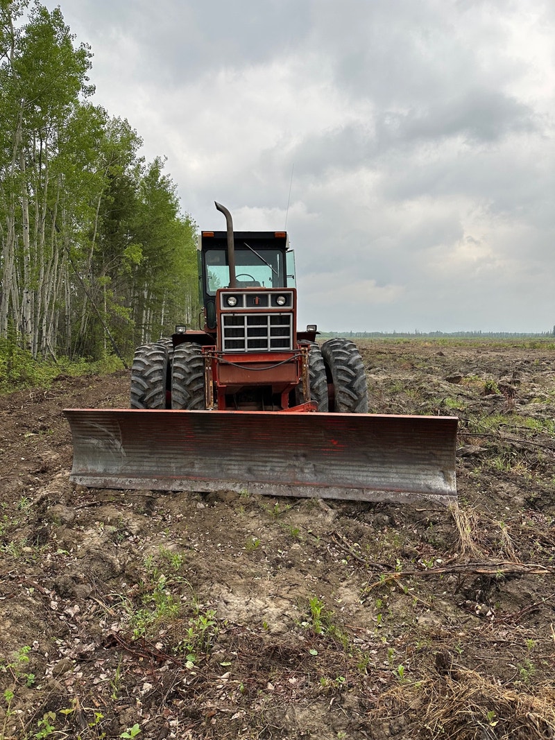 4386 4wd international tractor Farming Equipment Grande Prairie Kijiji