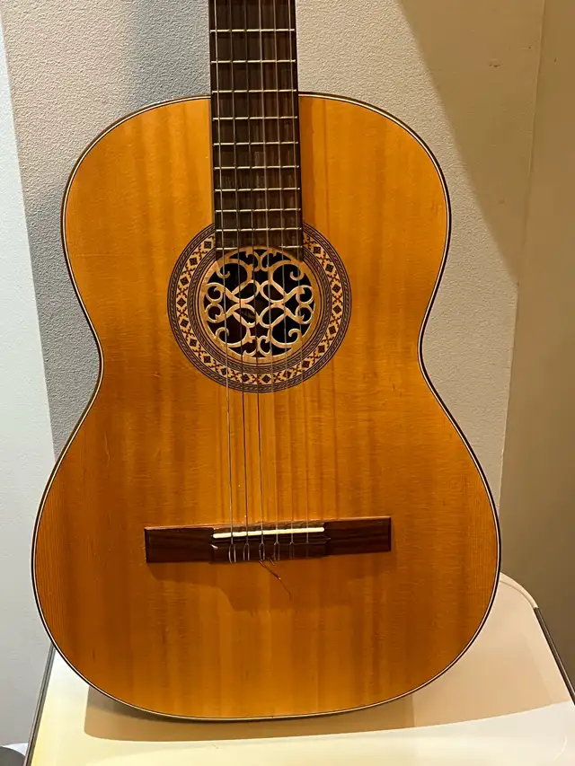 Guitare classique Bjarton Isabella in Guitars in City of Montréal - Image 2
