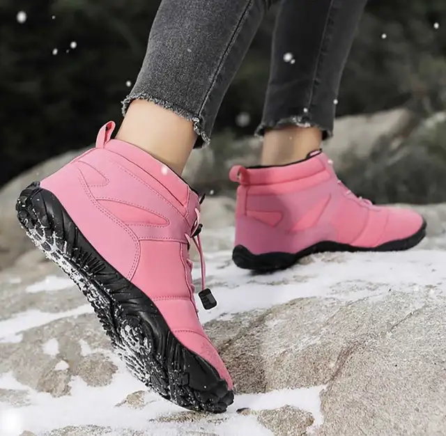 Women Walking Boots Waterproof, Size 9.5 in Men's Shoes in Mississauga / Peel Region - Image 6