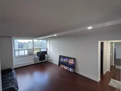 Spacious 1BHK condo in Etobicoke (West Mall) from Aug 1st