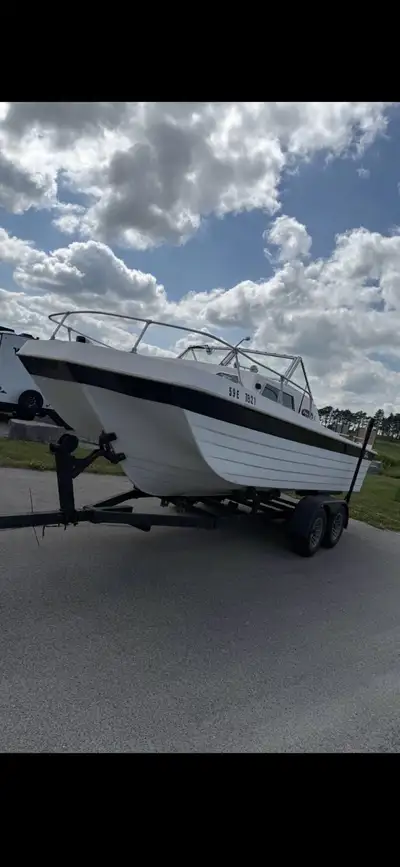 1978 Penn Yan Cuddy One owner for 30 years Boat includes everything needed to go out on the water Tw...