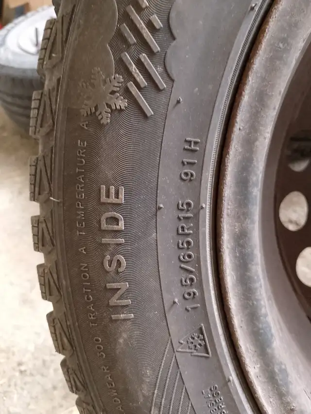 Four 15in 195/65R15 91H M+S tires on VW rims from a Rabbit in Tires & Rims in Dartmouth - Image 7