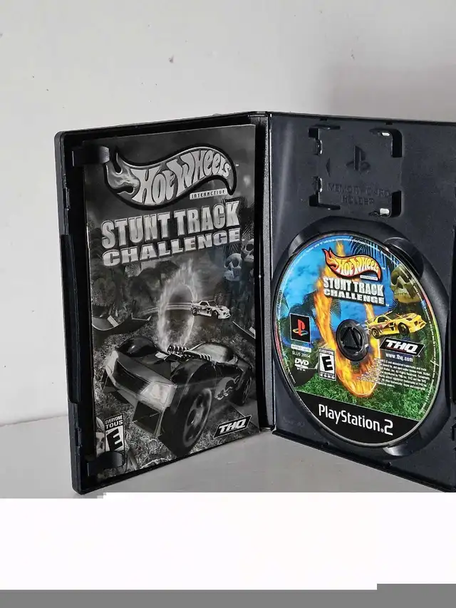 Playstation 2  HotWheels Stunt Track Challenge Game  in Toys & Games in City of Montréal - Image 3
