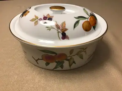 Evesham Gold Casserole dish, View more