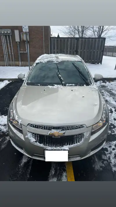 Selling my 2014 Chevrolet Cruze with 189,000 kilometers, a reliable and efficient compact car perfec...