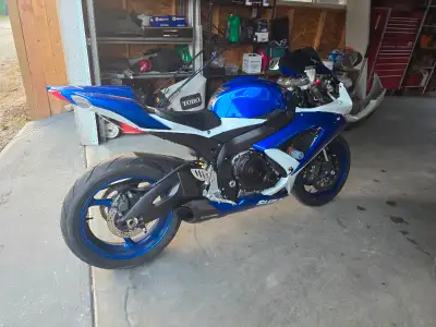 2008 GSXR 750 comes with full Taylor Made exhaust, Power Commander, Auto Tuner and frame sliders. Th...