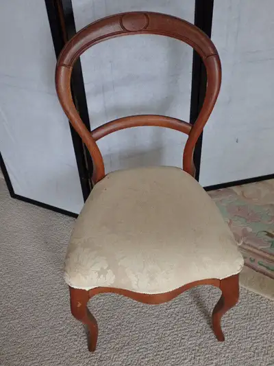 I am listing (different ads ) 4 antique, 19th Century 1890s Victorian balloon back chairs. This part...