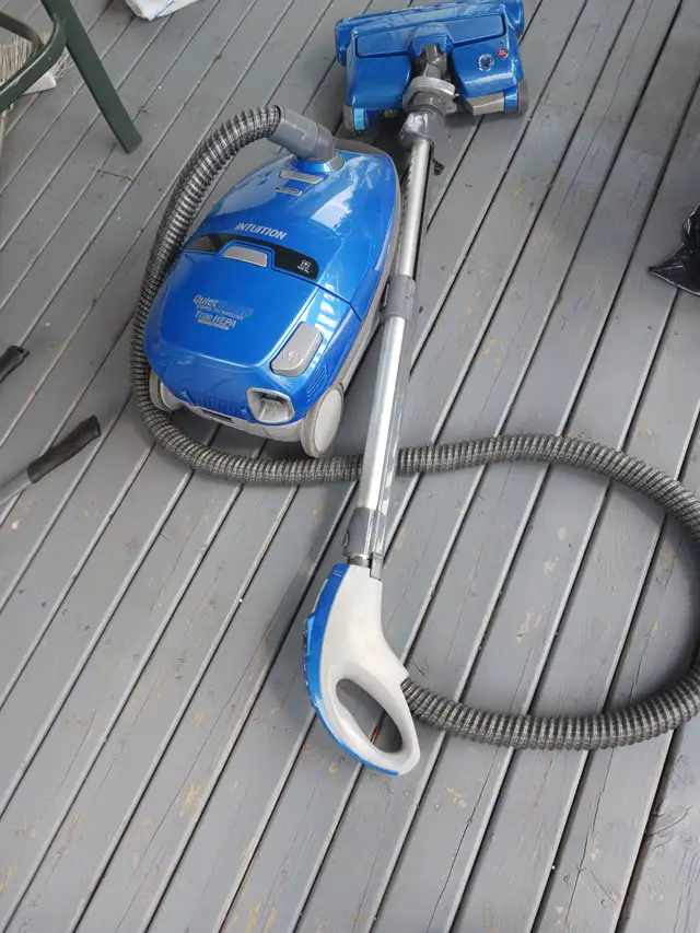 Kenmore cannister vacuum, Intuition model 116 with Cross Over in Vacuums in Truro - Image 3